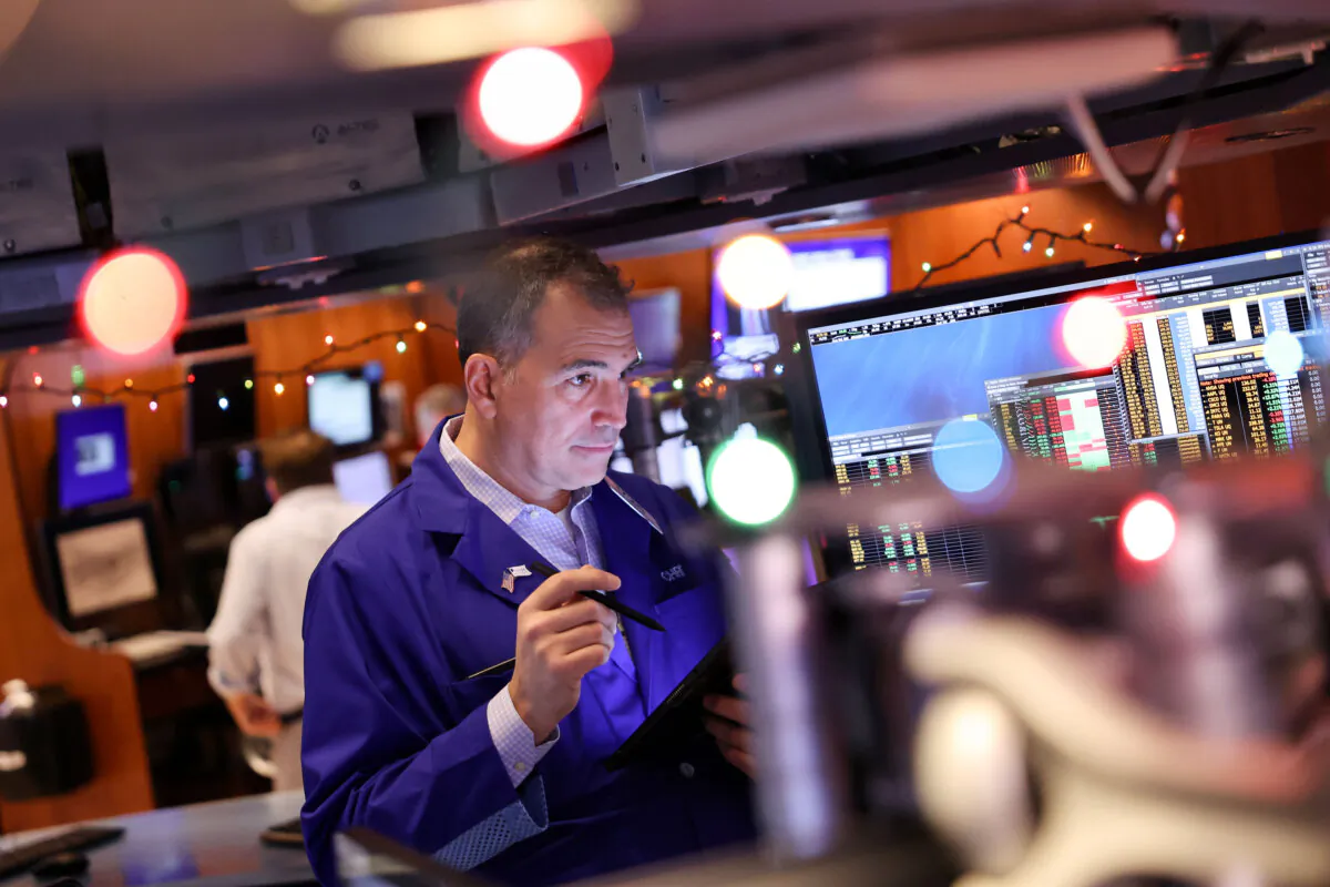 Traders work on the floor of the New York Stock Exchange during morning trading on Nov. 26, 2024. (Michael M. Santiago/Getty Images)