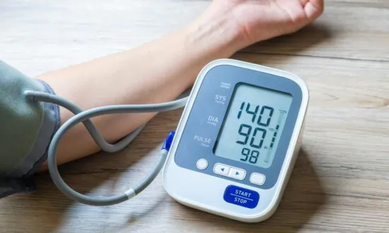 Reversing Hypertension: A Nutritionist’s Guide to the DASH Diet and Tips for Cutting Salt