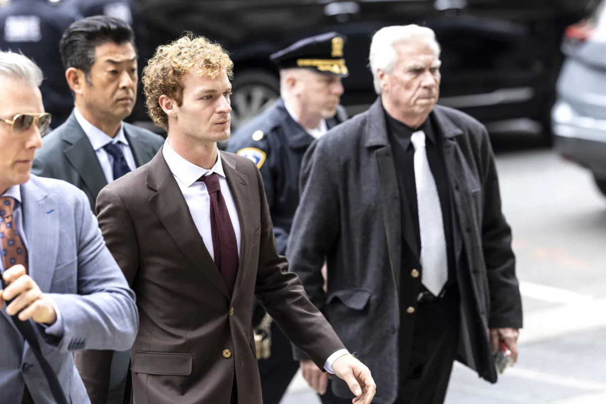 Daniel Penny, center, arrives at criminal court in New York City on Dec. 9, 2024. (Stefan Jeremiah/AP Photo)