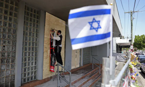 US Jewish Center Issues Travel Warning for Australia After Synagogue ‘Terror’ Firebombing
