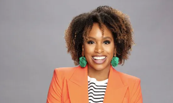 Once Half a Million Dollars in Debt, Jade Warshaw Now Helps Others Thrive Financially