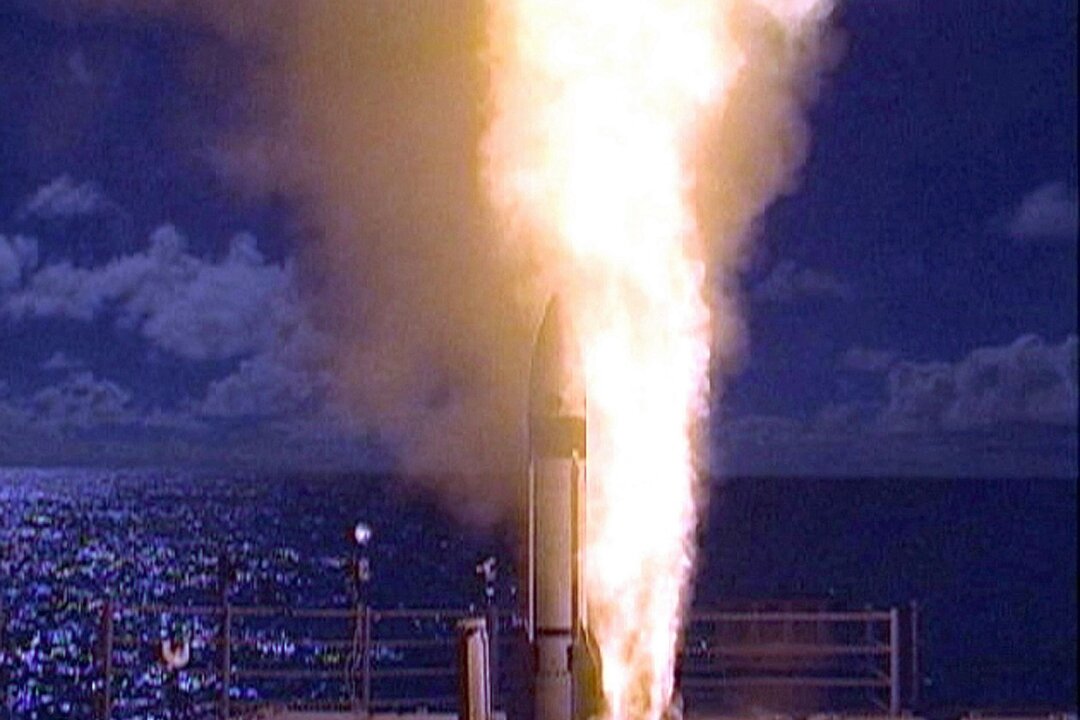 Pentagon Awards Raytheon $6.3 Billion Missile Interceptor Contract