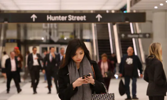 Australian Unemployment Rate Slides to 3.9 Percent