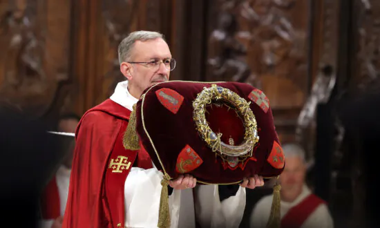 ‘Crown of Thorns’ Returns to Notre Dame Cathedral for Public Veneration