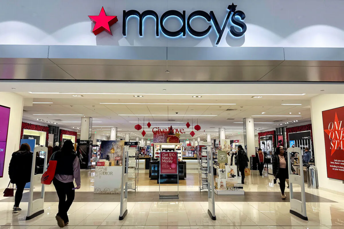 Shoppers enter a Macy's department store in Bay Shore, New York state, on Dec. 12, 2023. (Ted Shaffrey/AP Photo)