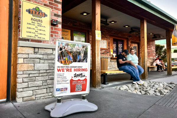 US Unemployment Claims Slip to Lowest Level Since May