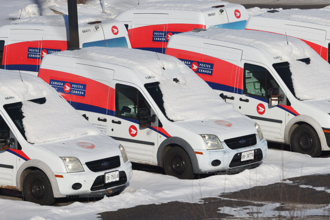 Canada Post Workers Set to Resume Operations