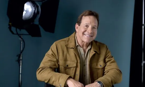 Behind the Scenes With Steve Guttenberg