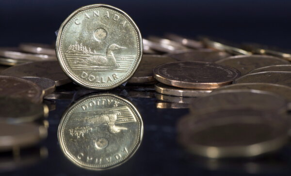 Canadian Dollar Expected to Continue Downward Trend, Economists Say