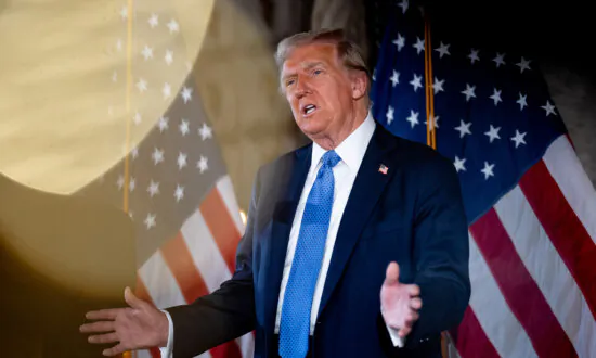 Trump Sues Des Moines Register; Police Search for Motive in Wisconsin School Shooting