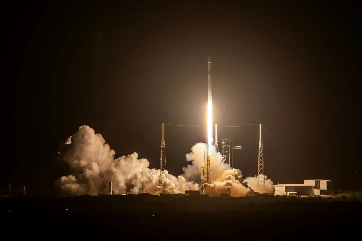 The SpaceX Falcon 9 rocket, carrying 21 Starlink internet satellites, launches from Cape Canaveral, Fla., on Aug. 28, 2024. (SpaceX via AP)