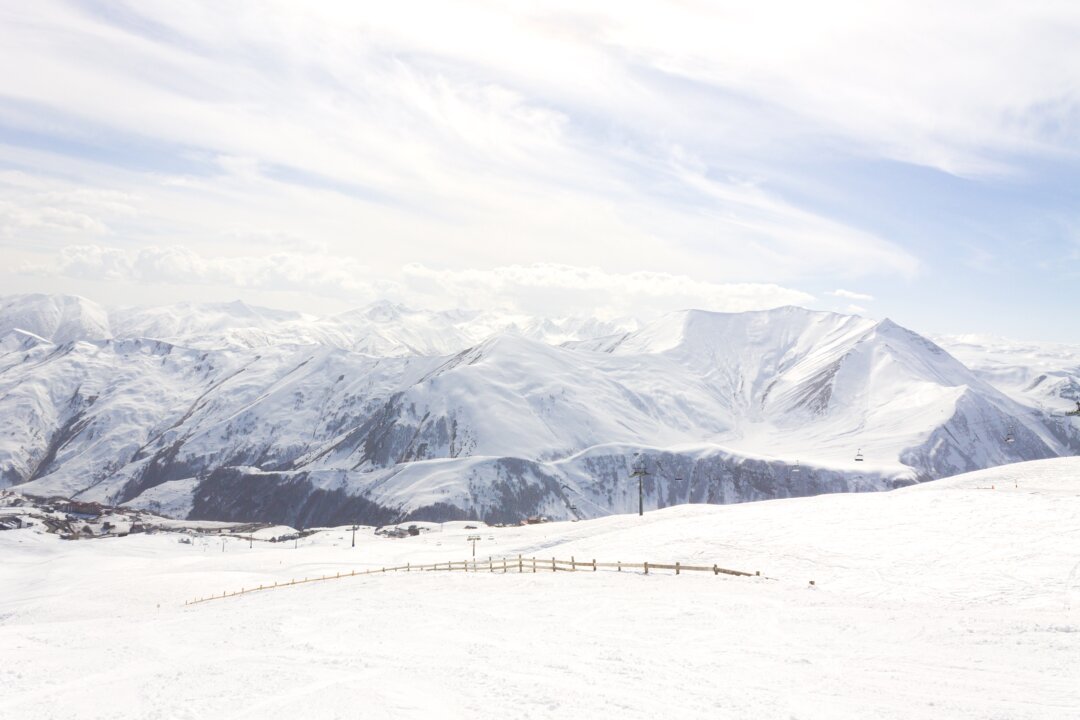 174 Colorado Skiers and Snowboarders Rescued After a Lift Cracks