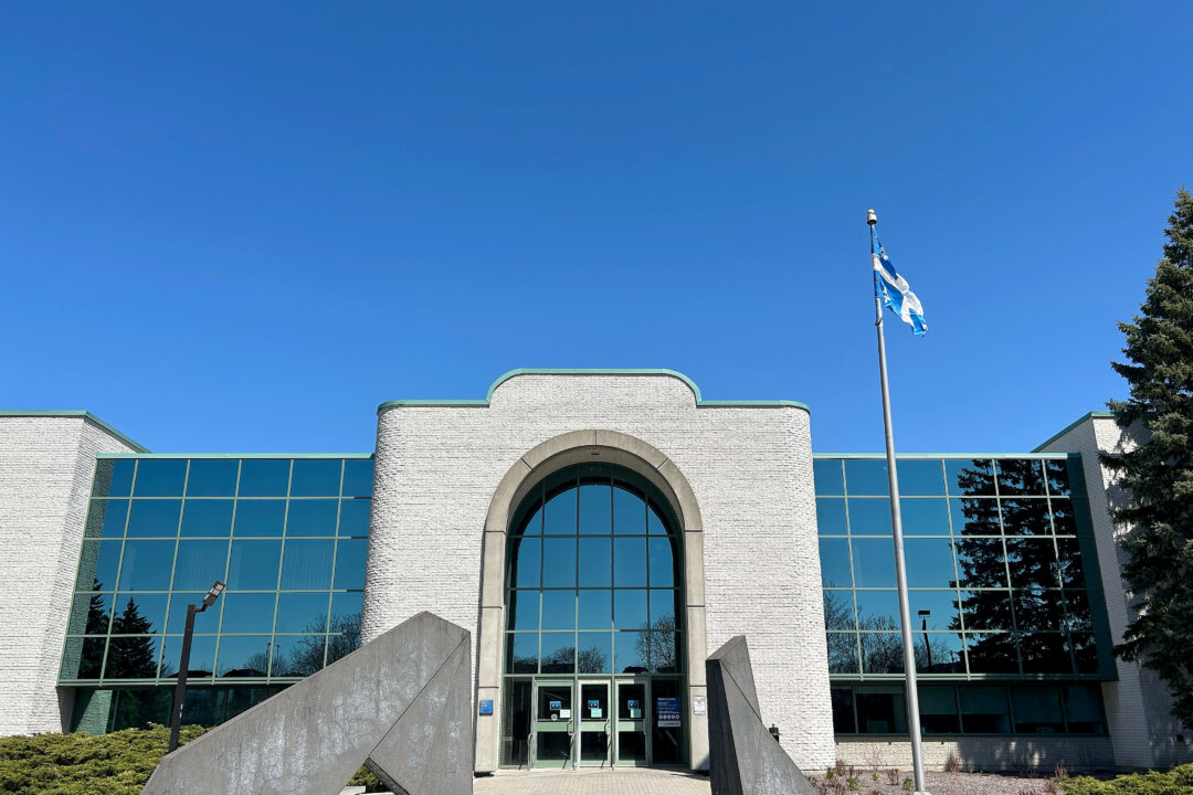 Quebec Hair Salon Ordered to Pay $500 to Non-Binary Person Over Website’s Gender Options