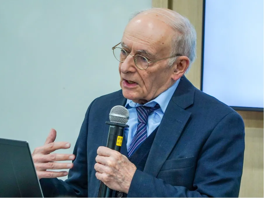 International human rights lawyer David Matas at a forum combating China’s forced organ harvesting in Seoul, South Korea, on Dec. 15, 2024. (Byeongwon Park/The Epoch Times)