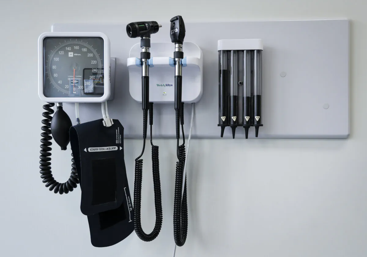 Medical tools are pictured in an exam room at a health clinic in this file photo. (The Canadian Press/Jeff McIntosh)