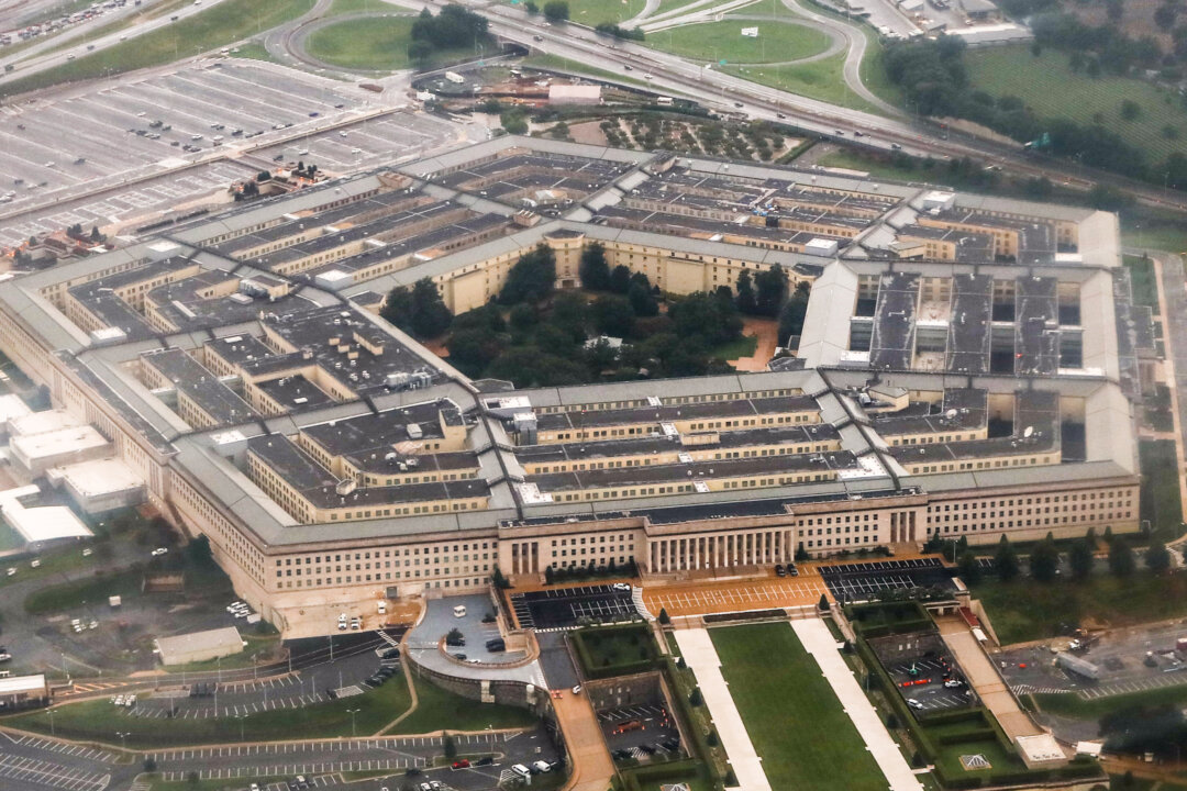 Top Senate Republicans Question White House’s $1 Trillion 2026 Defense Budget Proposal