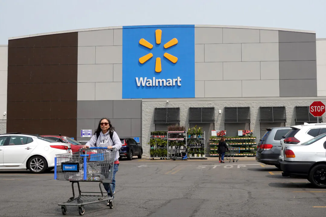 Customers shop at a Walmart store in Chicago, Ill., on May 18, 2023. (Scott Olson/Getty Images)