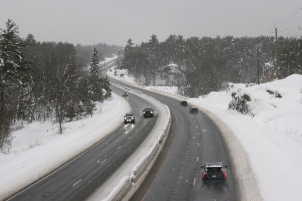 Snowfall Warnings Promise a White Christmas Across Much of Ontario