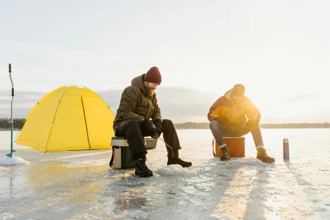 Breaking the Ice: Winter Fishing on Wisconsin’s Lakes