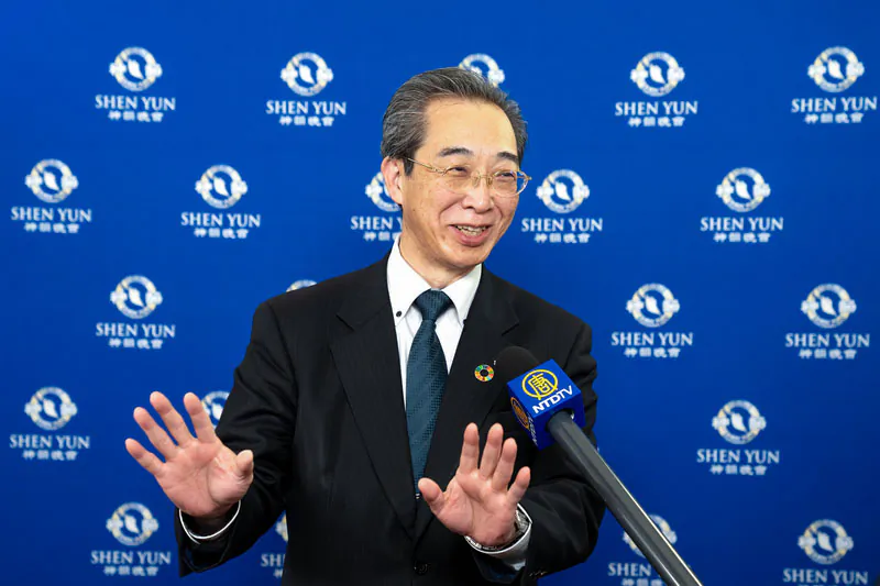Sugimoto Toshiro, Director of the Judicial Scrivener’s Office, watched the Shen Yun Performing Arts’ first performance in Japan at the Aichi Prefectural Art Theater in Nagoya, Japan, on Dec. 23, 2024. (Fujino Wei/The Epoch Times)