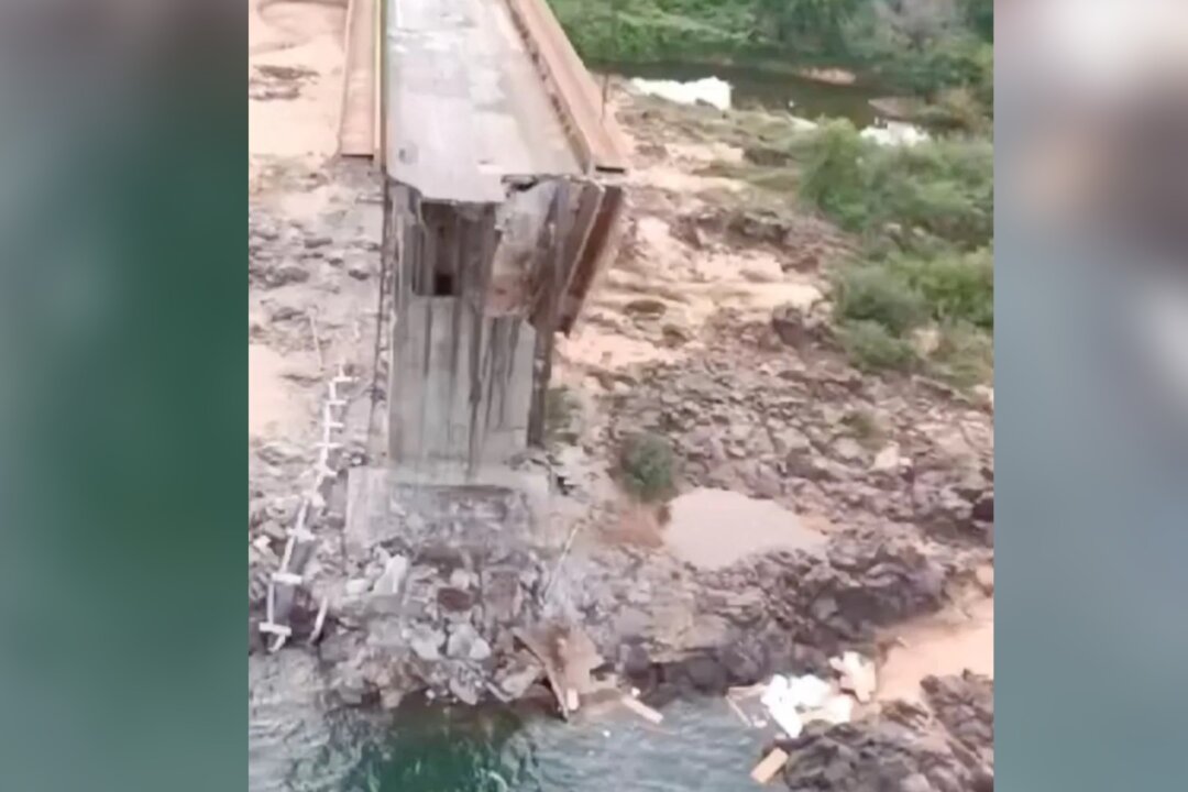 Brazil Bridge Collapses, Spilling Sulfuric Acid Into River