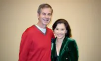 Award-Winning TV Host Enjoys Shen Yun’s ‘Amazing’ Dance and ‘Great’ Costumes