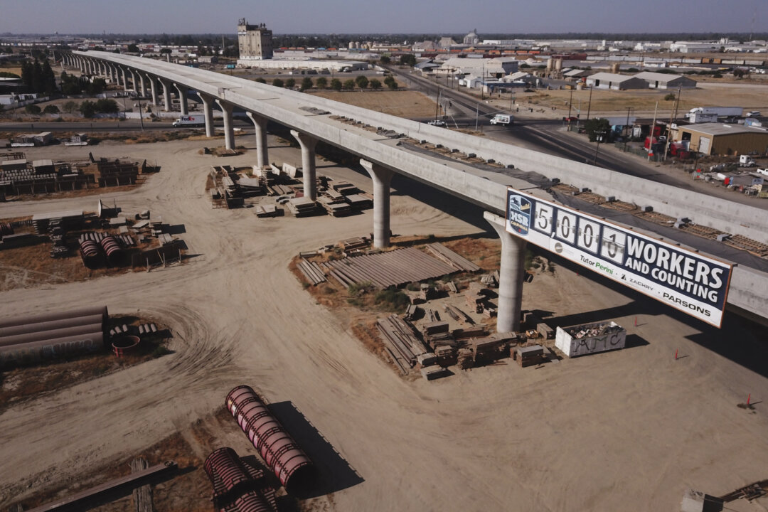 Trump Says Federal Government Won’t Fund California’s High-Speed Rail Project thumbnail