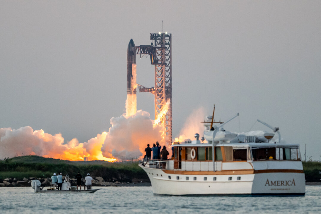 SpaceX Launches 7th Starship Test Flight