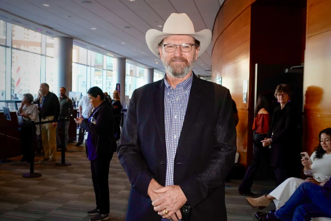 Retired U.S. army colonel Phil Waldron watched Shen Yun Performing Arts at The Long Center for the Performing Arts in Austin on Dec. 29,2024 (Nancy Ma/The Epoch Times)