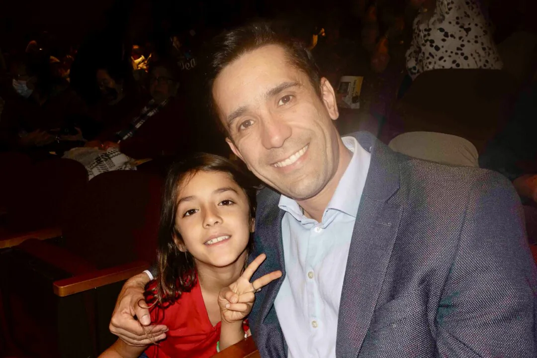 Nicholas Bateman enjoyed Shen Yun with his daughter at the San Jose Center for the Performing Arts on Dec. 30, 2024. (Gary Wang/The Epoch Times)