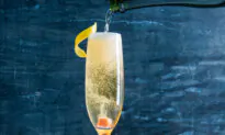 Whether You Want to Splurge or Save, Here’s How to Make a Cocktail That Sparkles