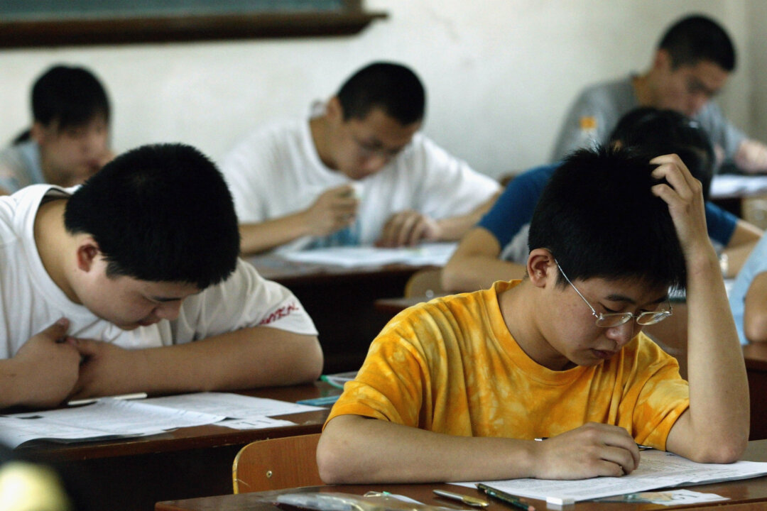 Recent Reports of Student Suicide Attempts Highlight Challenges in Chinas Education System