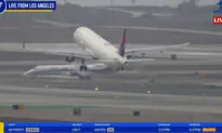 Aircraft Carrying Basketball Players Narrowly Avoids Collision at LAX