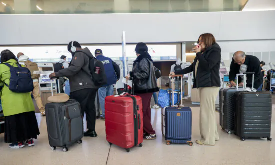 More Than 3 Million Travelers Screened at US Airports in a Single Day, Setting Record