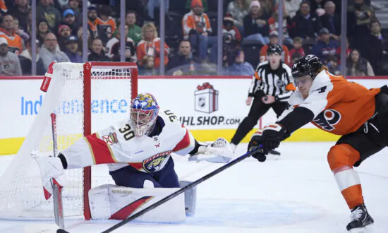 Panthers Waste Early 3-goal Lead, Rally With 3 Goals in Final Minutes to Top Flyers 7–5