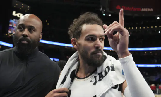 Young Hits 3-point in Overtime to Give Hawks 6 Straight Wins, 134-132 Over Lakers