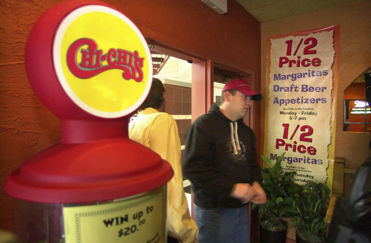 A man arrives at the Chi-Chi's Mexican Restaurant in the Beaver Valley Mall in Monaca, Pa., on Jan. 15, 2004. (Gene J. Puskar/AP Photo)