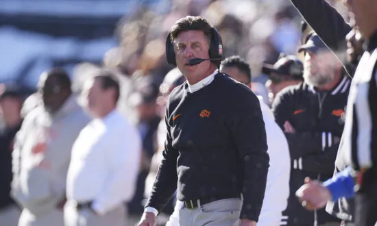 Oklahoma State Coach Mike Gundy Agrees to Restructured Contract After 3–9 Season