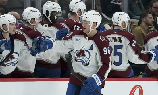 Rantanen Records Hat Trick in 600th Game and Adds Two Assists as the Avalanche Drill Pittsburgh 6-2