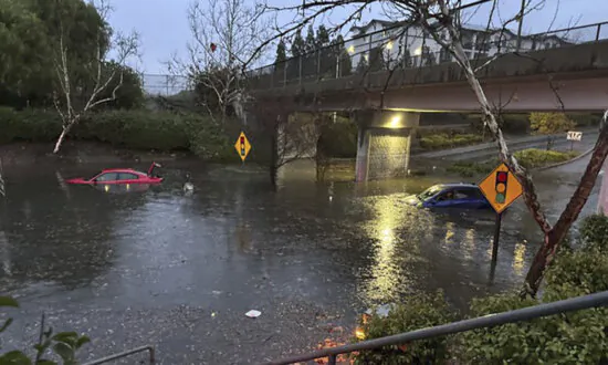 Storms Encase Iowa and Eastern Nebraska in Ice and Generate Rare Tornado Warning in San Francisco