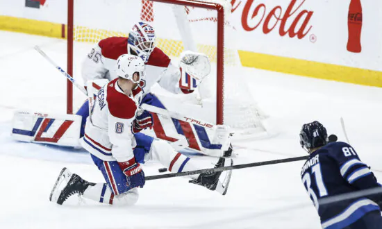 Connor Hellebuyck Makes 26 Saves in the Jets’ 4–2 Victory Over the Canadiens