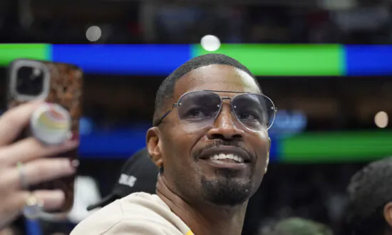 Jamie Foxx Gets Stitches After Glass Thrown at Him During Dinner in Beverly Hills