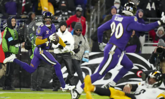 Lamar Jackson and the Ravens Draw Even Atop the AFC North, Beating the 1st-Place Steelers 34–17