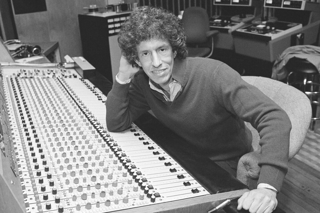 Music Producer Richard Perry, Beatles Friend, Dies at 82