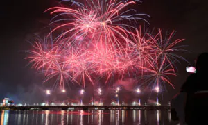 World Welcomes 2025 With Fireworks and Celebrations; 10 Dead After Vehicle Plows Into New Orleans Crowd | NTD Good Morning (Jan. 1)