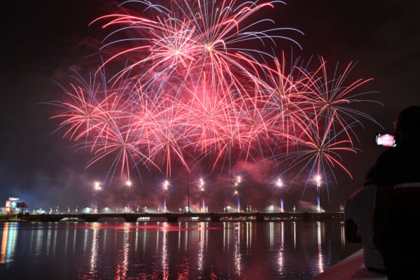 World Welcomes 2025 With Fireworks and Celebrations; 10 Dead After Car Plows Into New Orleans Crowd