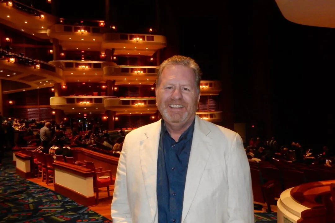 Mark Glaser enjoyed Shen Yun's evening show at the Broward Center for the Performing Arts on Jan. 4, 2025. (Weiyong Zhu/The Epoch Times)
