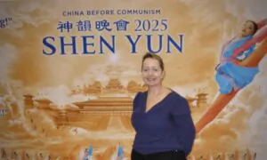 Shen Yun’s Special Effects Impress Hospital Director in Birmingham