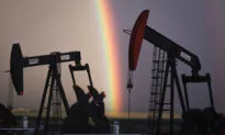 Canadian Oil Stocks Climb as Industry Absorbs News of Trudeau Resignation