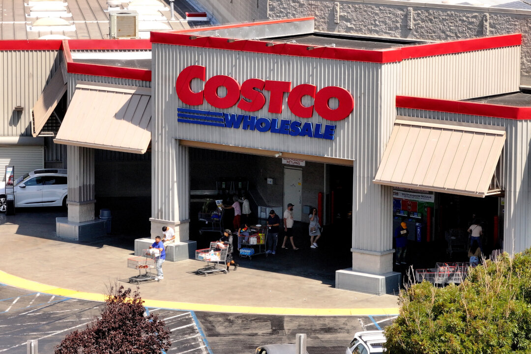 Costco Workers Vote to Authorize Nationwide Strike Amid Contract Negotiations